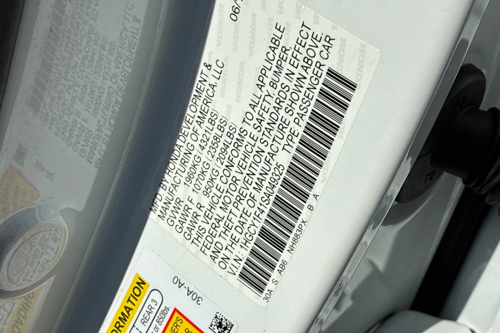 Used 2025 White Honda SE image 39