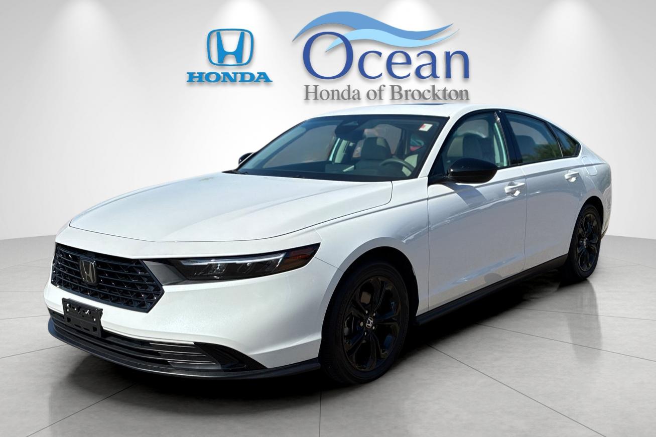 Used 2025 White Honda SE image 7
