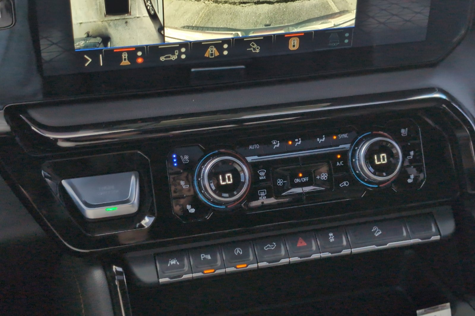 Used 2025 Gray GMC AT4 image 21