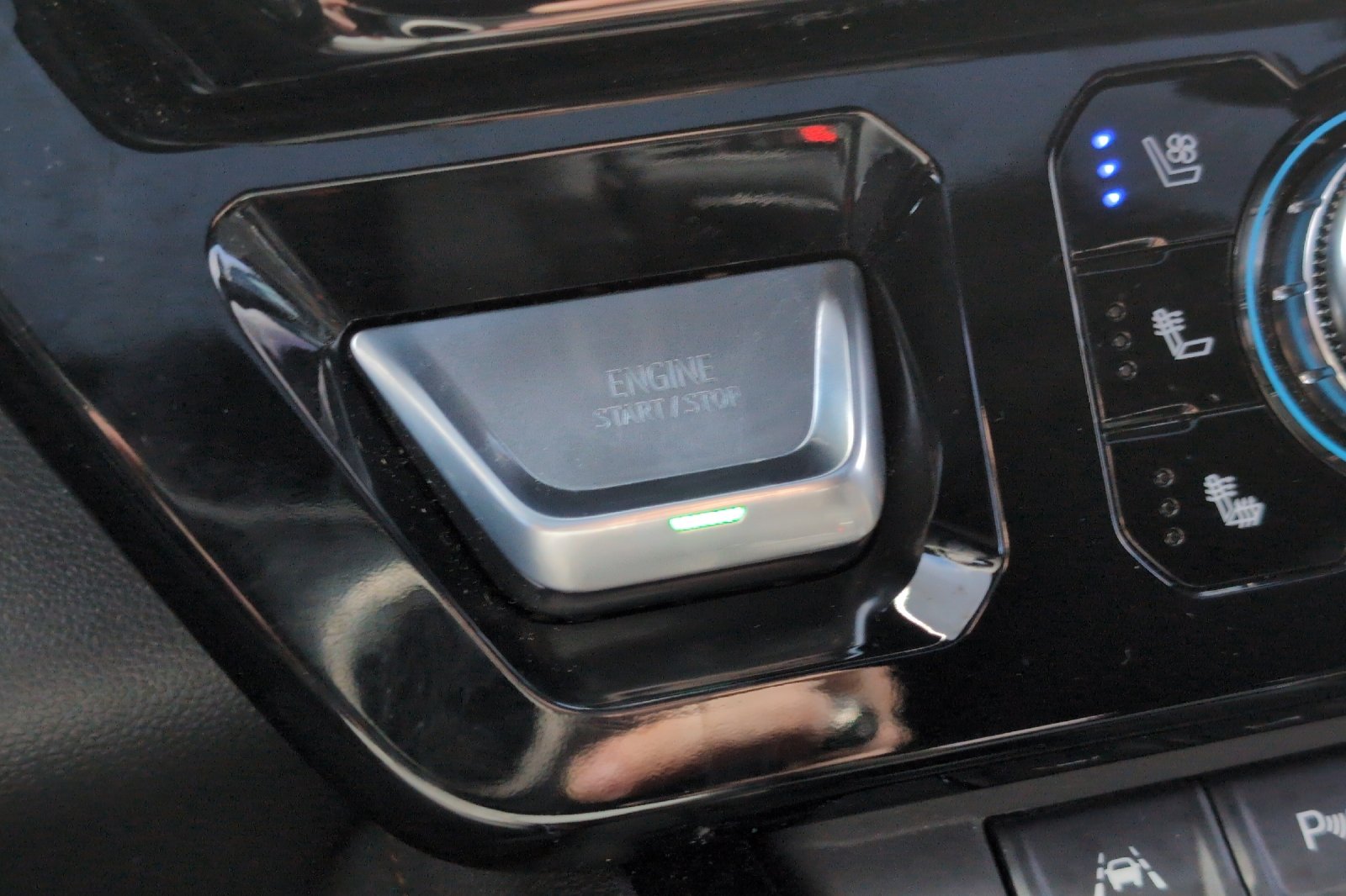 Used 2025 Gray GMC AT4 image 23
