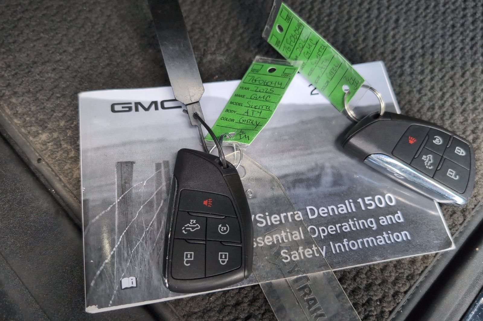 Used 2025 Gray GMC AT4 image 9