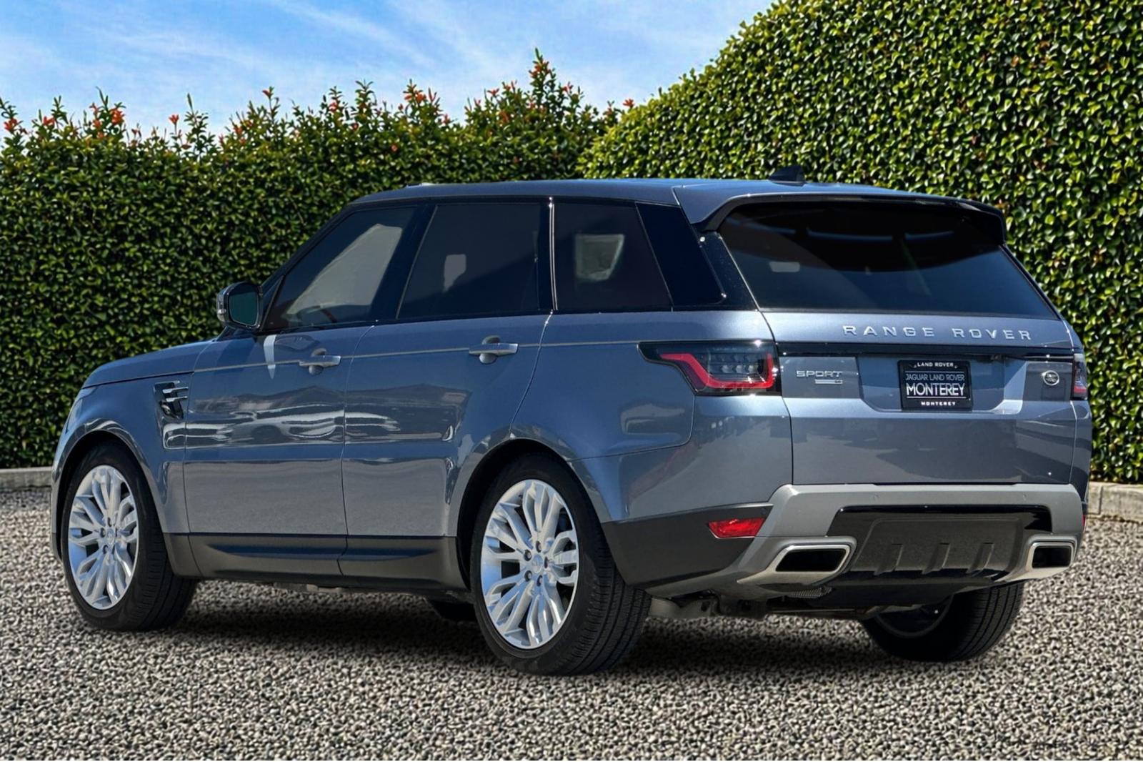 Used 2018  Land Rover SE image 6