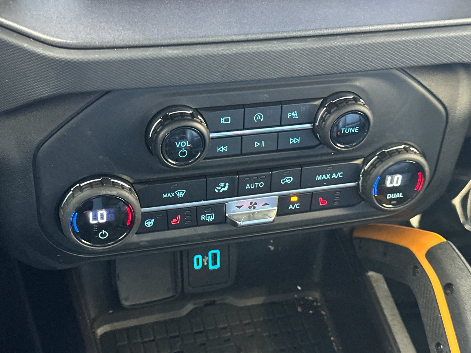 Used 2024 Black Ford Badlands image 20