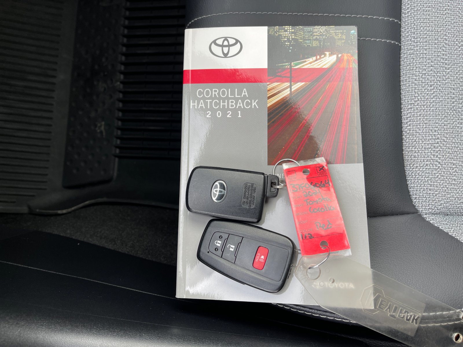 Used 2021 White Toyota XSE image 10