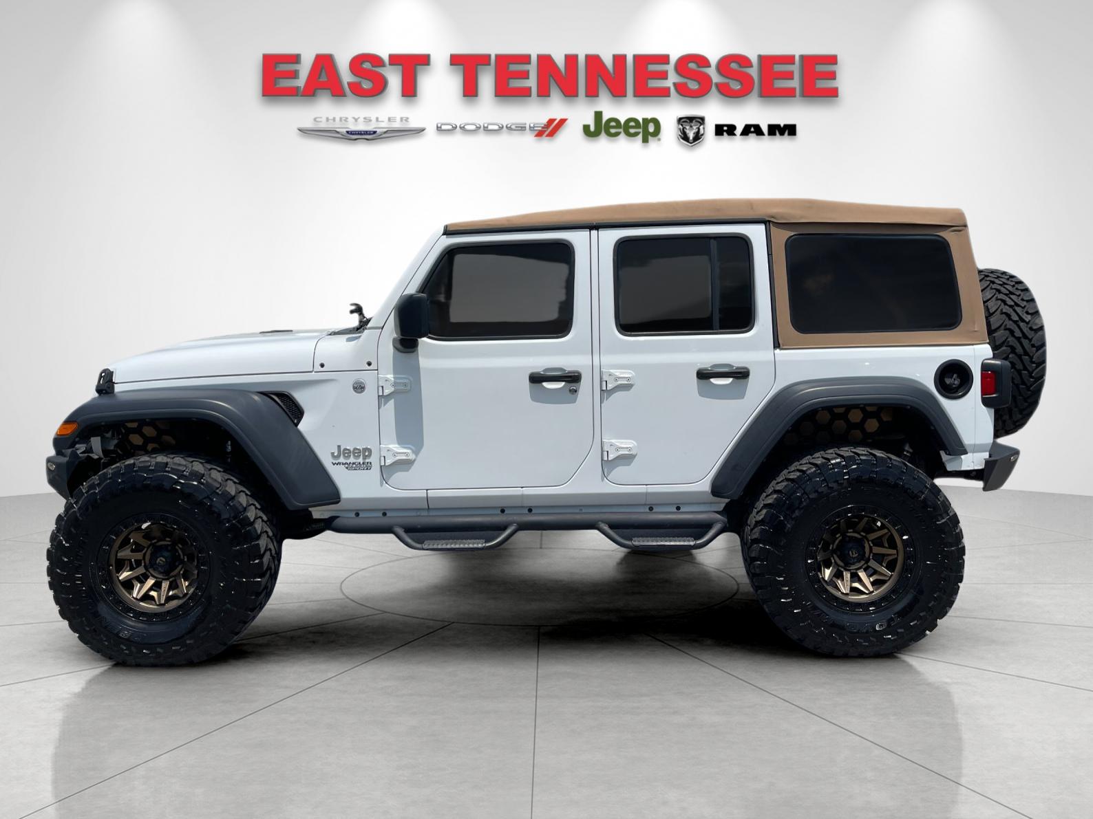 Used 2019 White Jeep Unlimited Sport S image 6