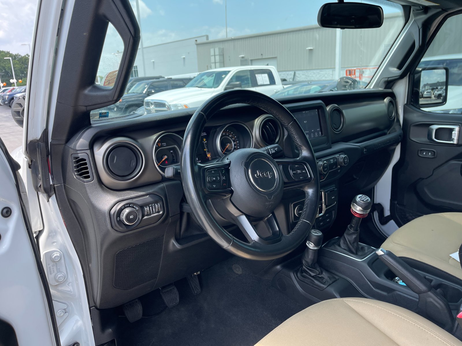 Used 2019 White Jeep Unlimited Sport S image 11