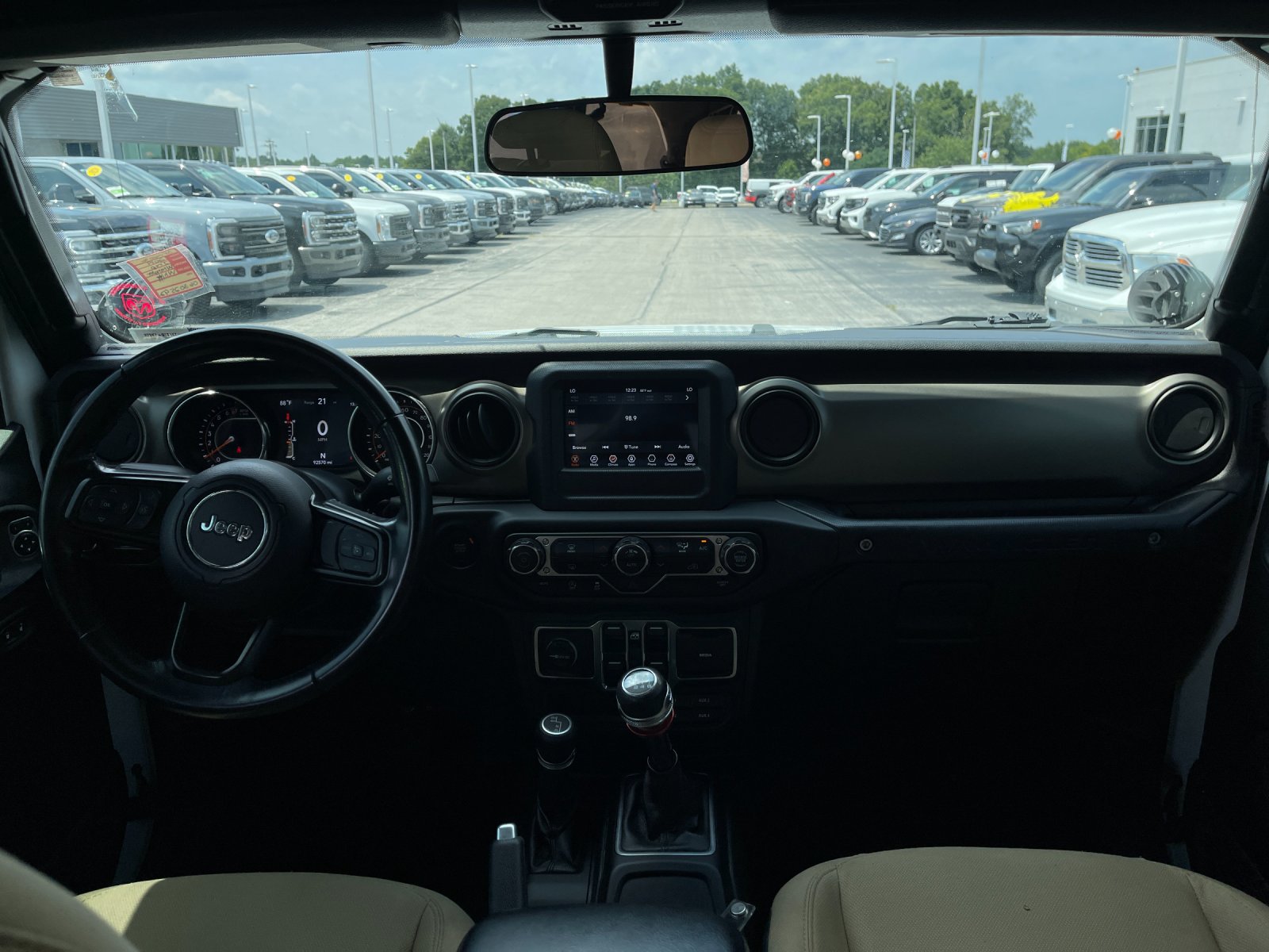 Used 2019 White Jeep Unlimited Sport S image 15
