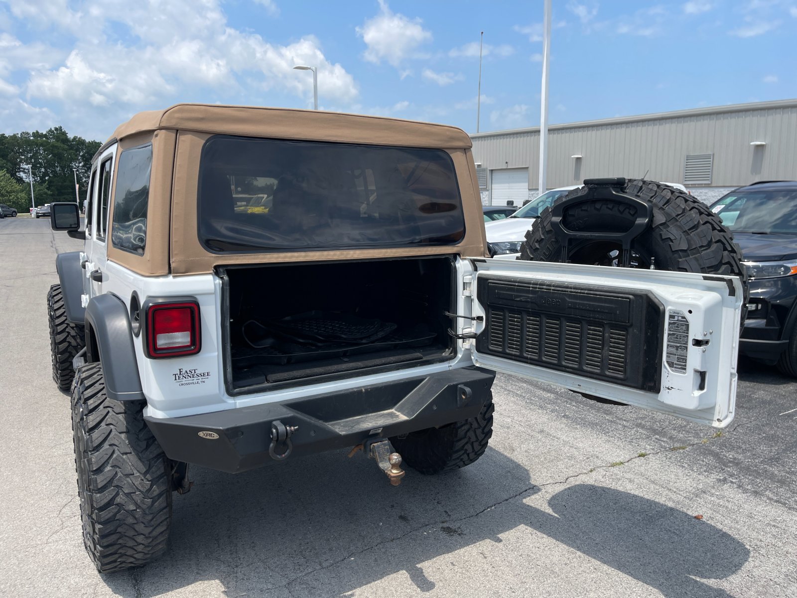 Used 2019 White Jeep Unlimited Sport S image 17