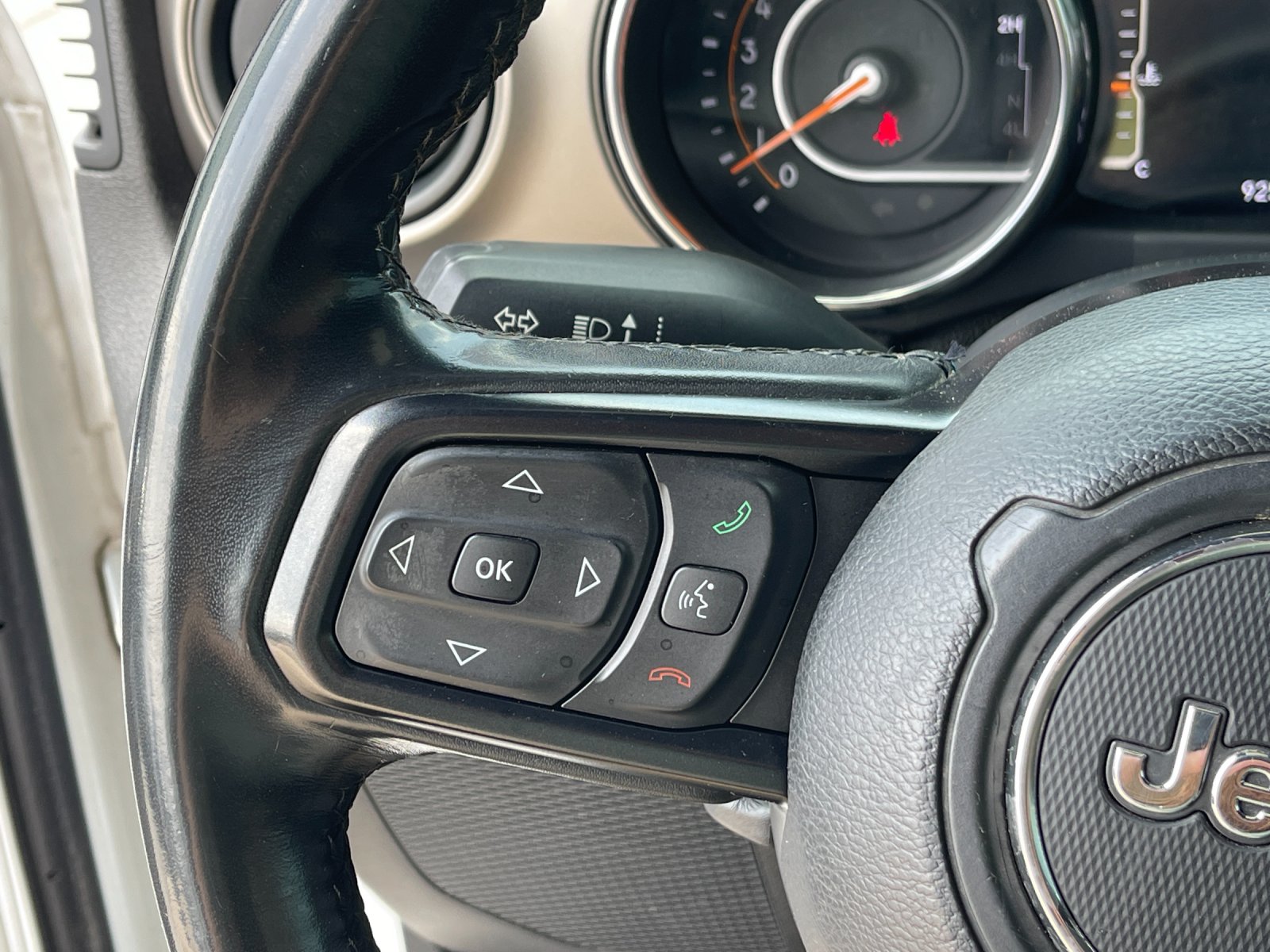 Used 2019 White Jeep Unlimited Sport S image 25