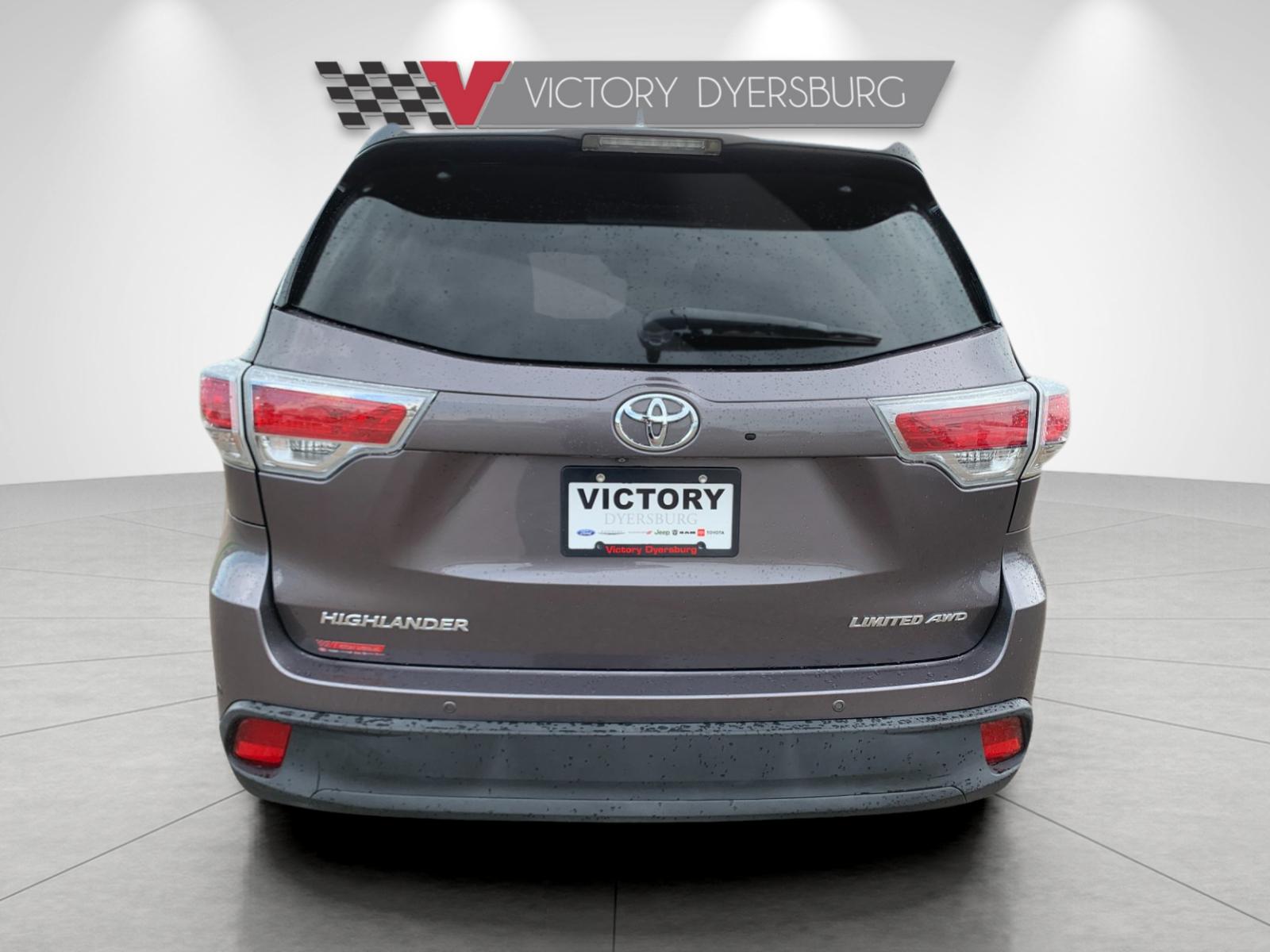 Used 2016 Gray Toyota Limited image 5