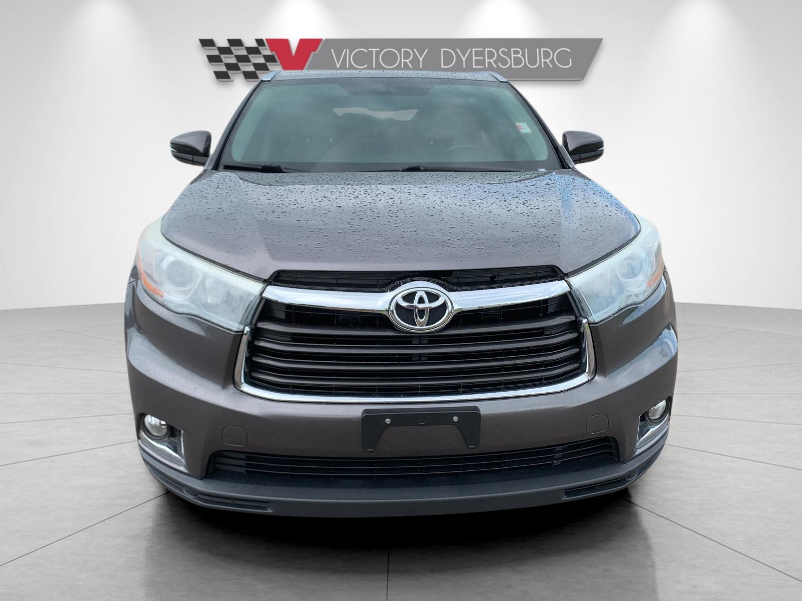 Used 2016 Gray Toyota Limited image 9