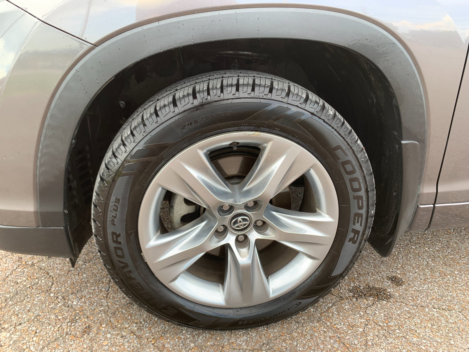 Used 2016 Gray Toyota Limited image 35