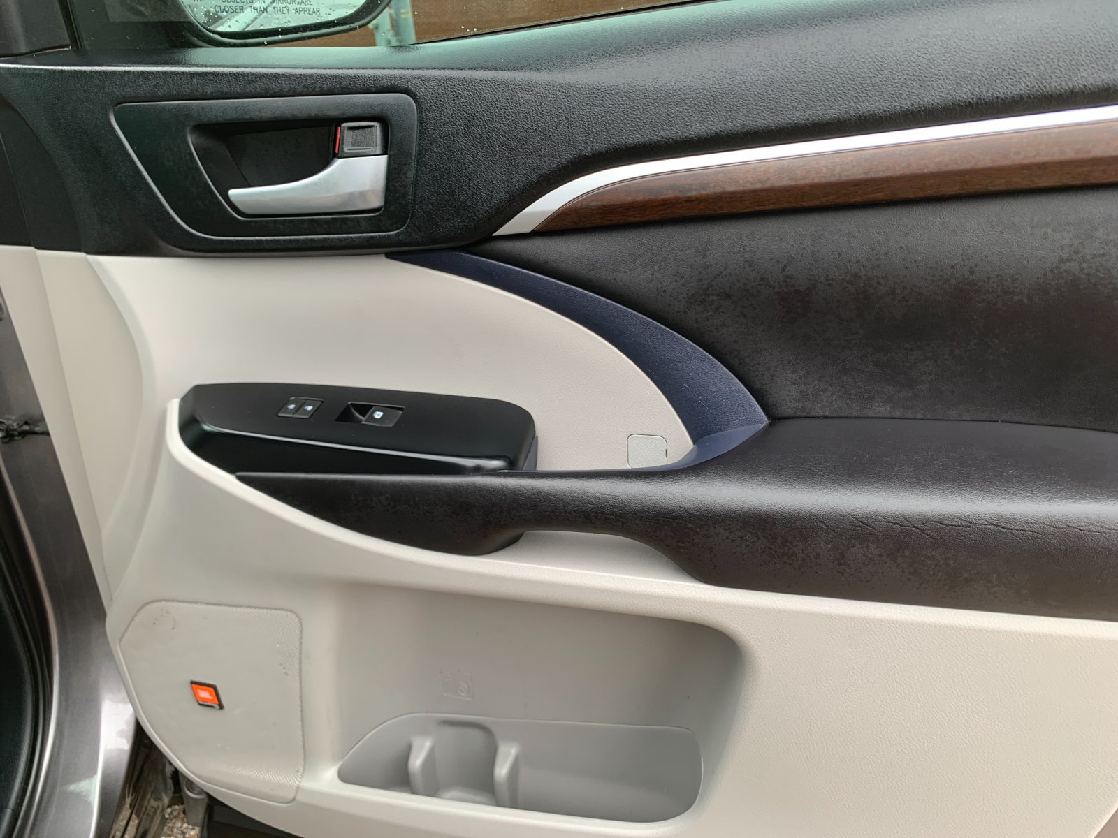 Used 2016 Gray Toyota Limited image 22