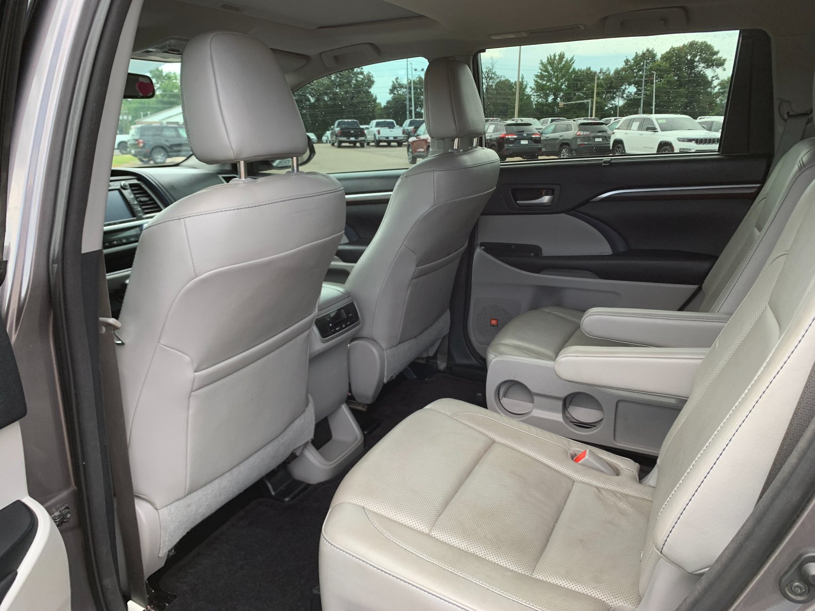 Used 2016 Gray Toyota Limited image 15
