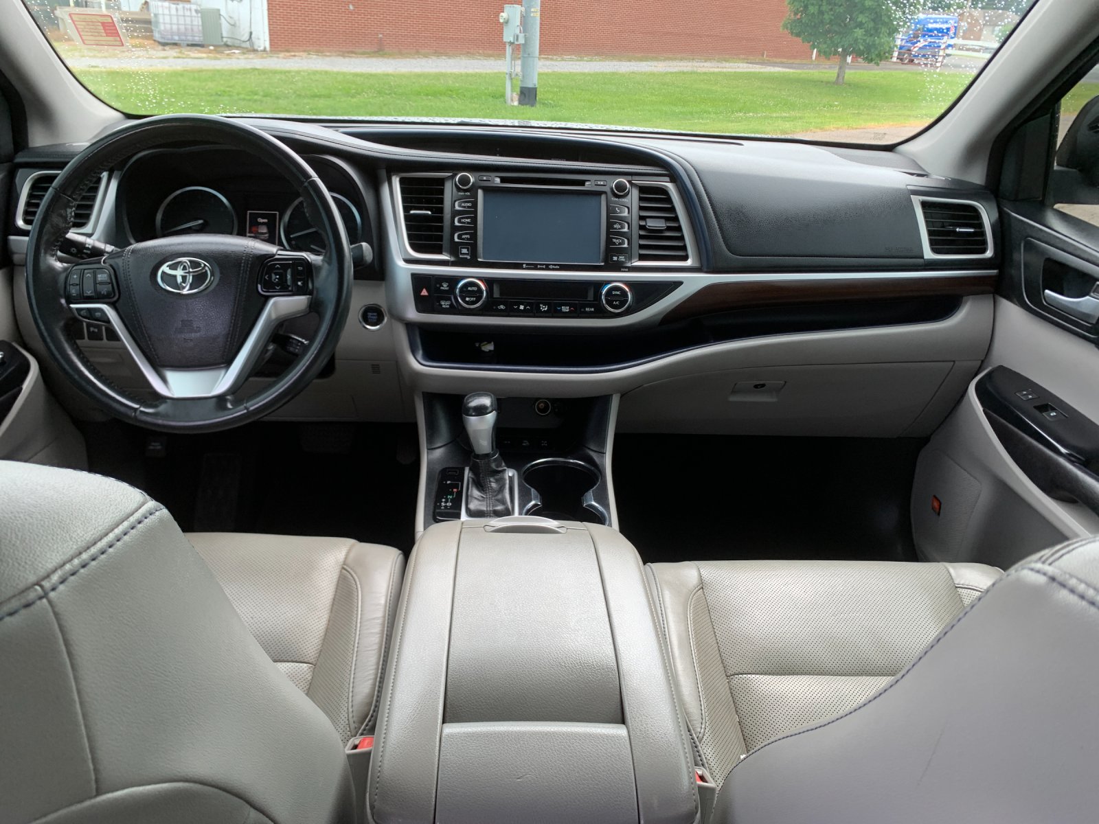 Used 2016 Gray Toyota Limited image 17