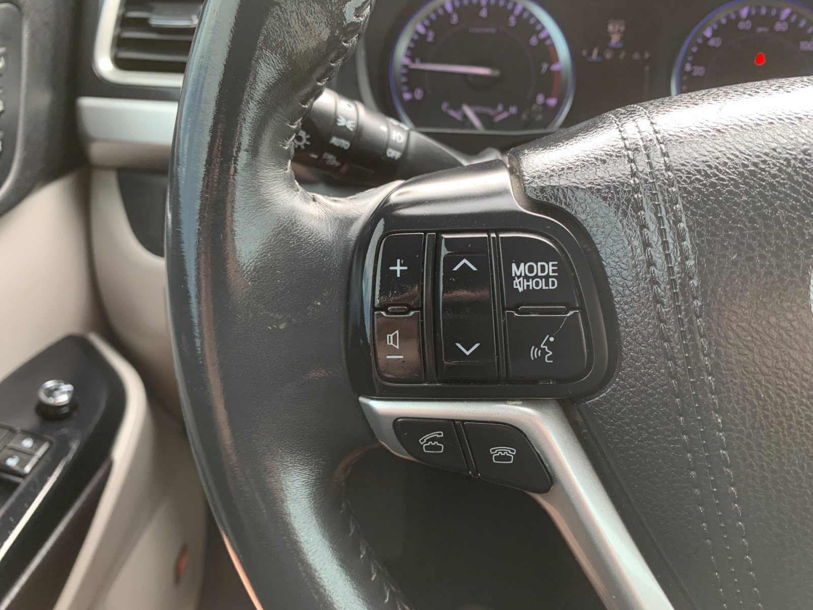 Used 2016 Gray Toyota Limited image 30