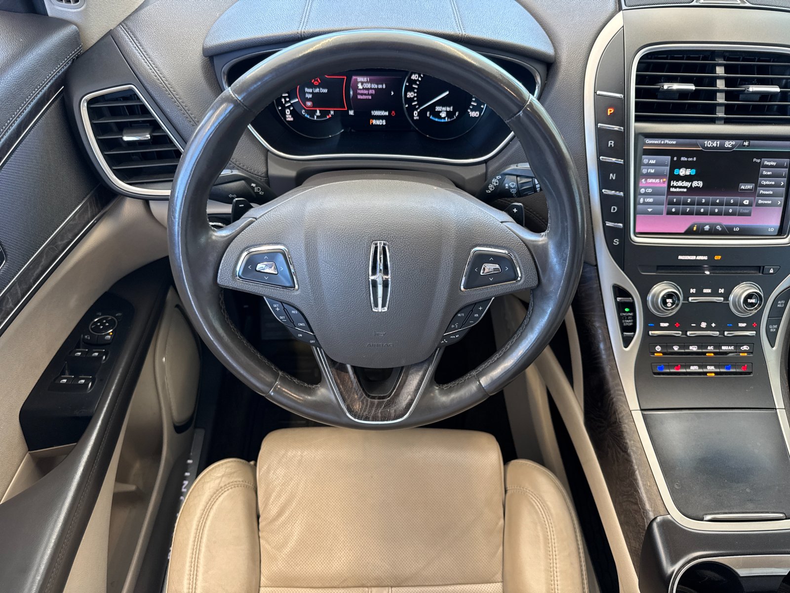 Used 2016 Red Lincoln Reserve image 14