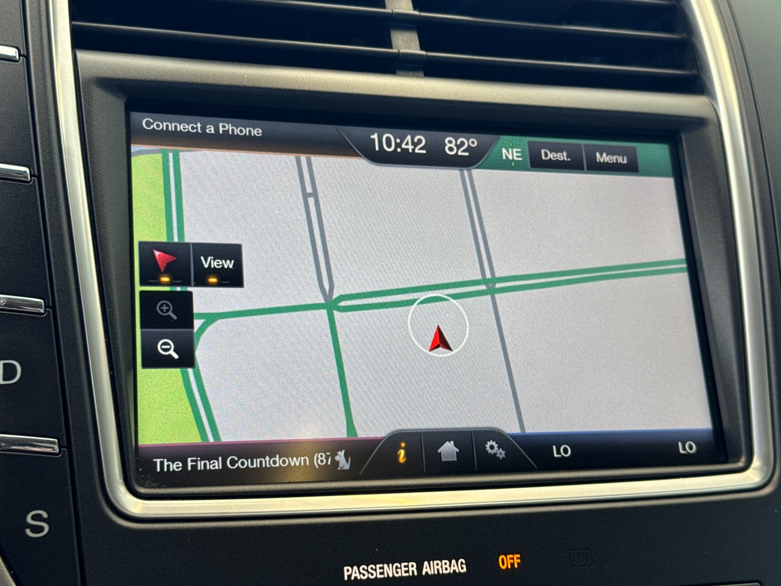 Used 2016 Red Lincoln Reserve image 19