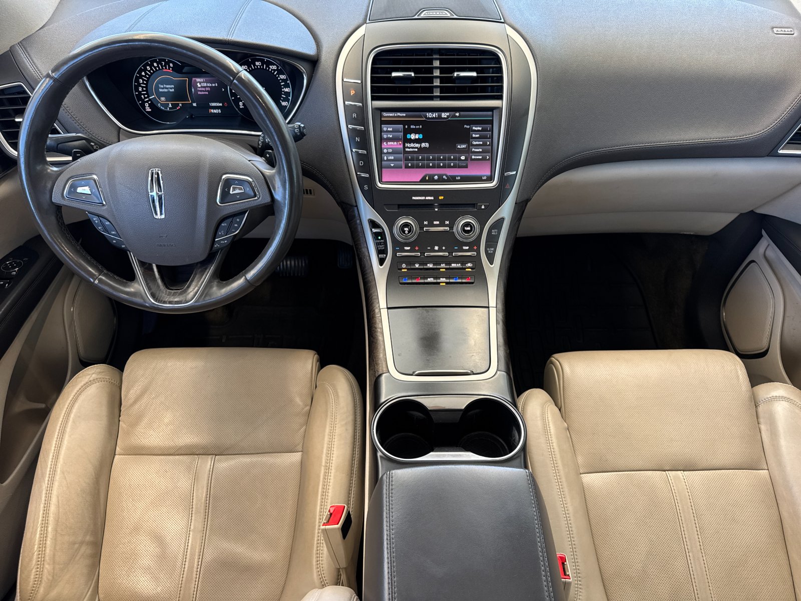 Used 2016 Red Lincoln Reserve image 13