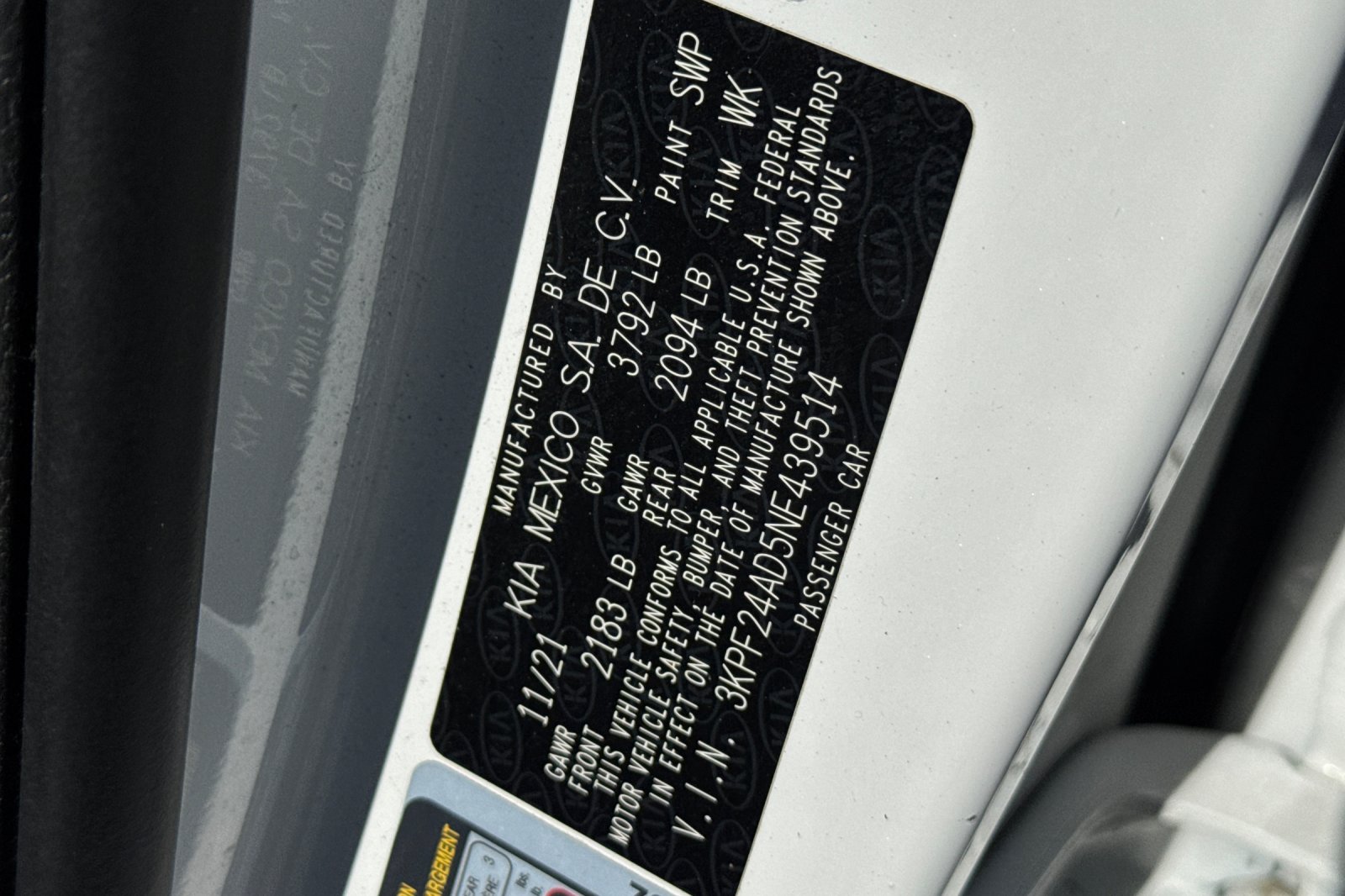 Used 2022 Snow White Pearl Kia LXS image 26