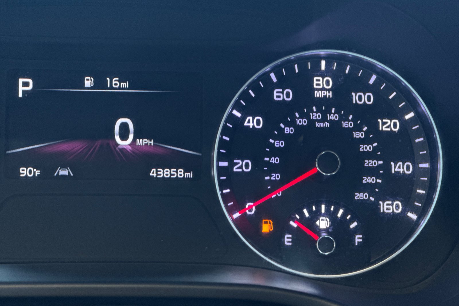 Used 2022 Snow White Pearl Kia LXS image 23