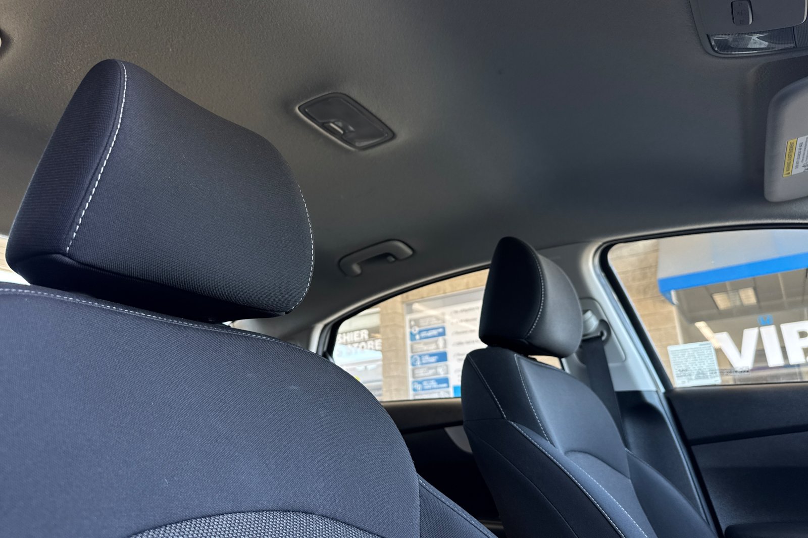 Used 2022 Snow White Pearl Kia LXS image 16