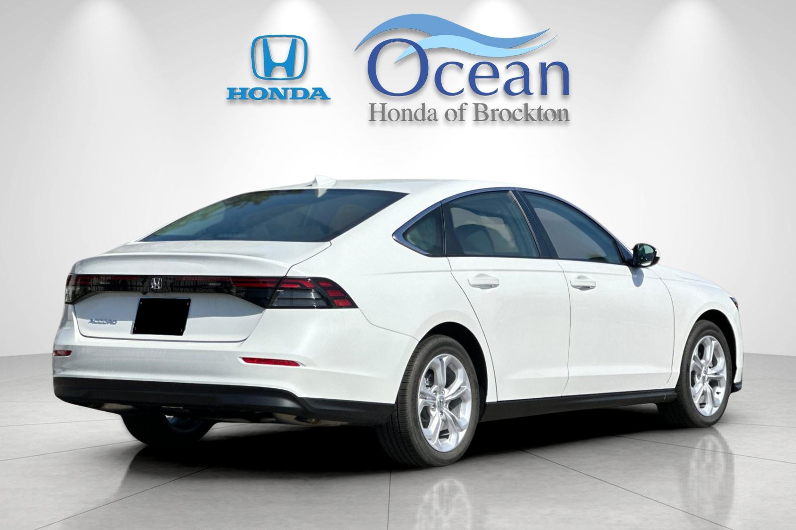 New 2026 Platinum White Pearl Honda LX image 5