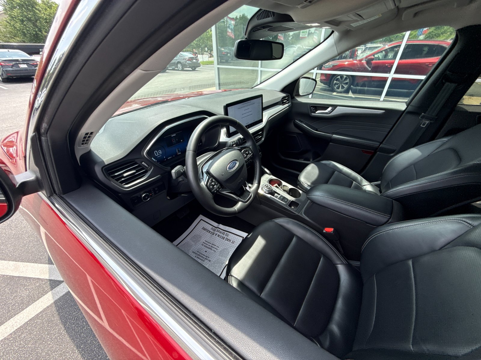 Used 2024  Ford Platinum image 12