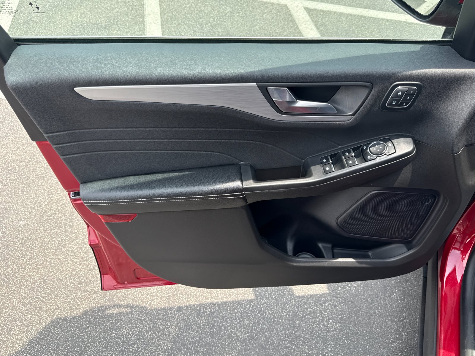 Used 2024  Ford Platinum image 13