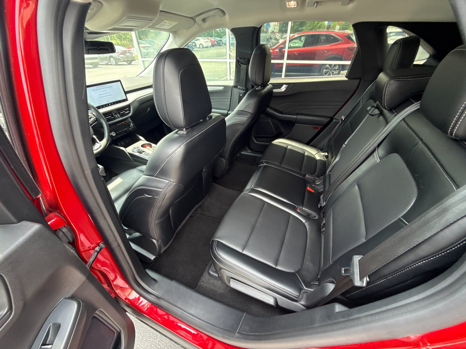 Used 2024  Ford Platinum image 14