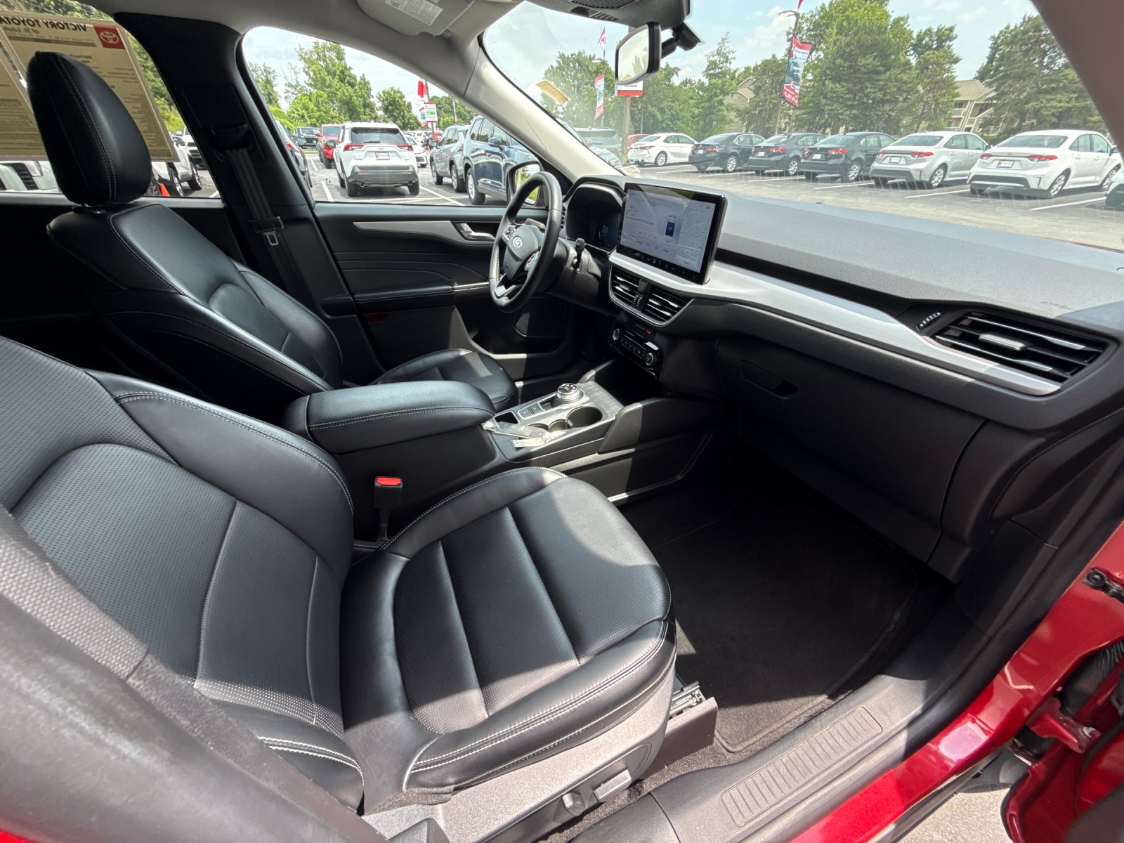 Used 2024  Ford Platinum image 29