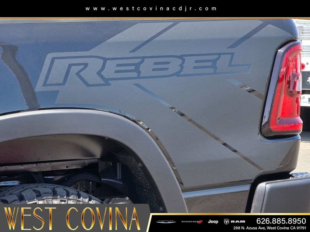 New 2026 Diamond Black Crystal Pearl-Coat Exterior Paint RAM Rebel image 10