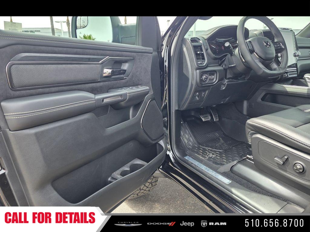 New 2026 Diamond Black Crystal Pearl-Coat Exterior Paint RAM RHO image 15