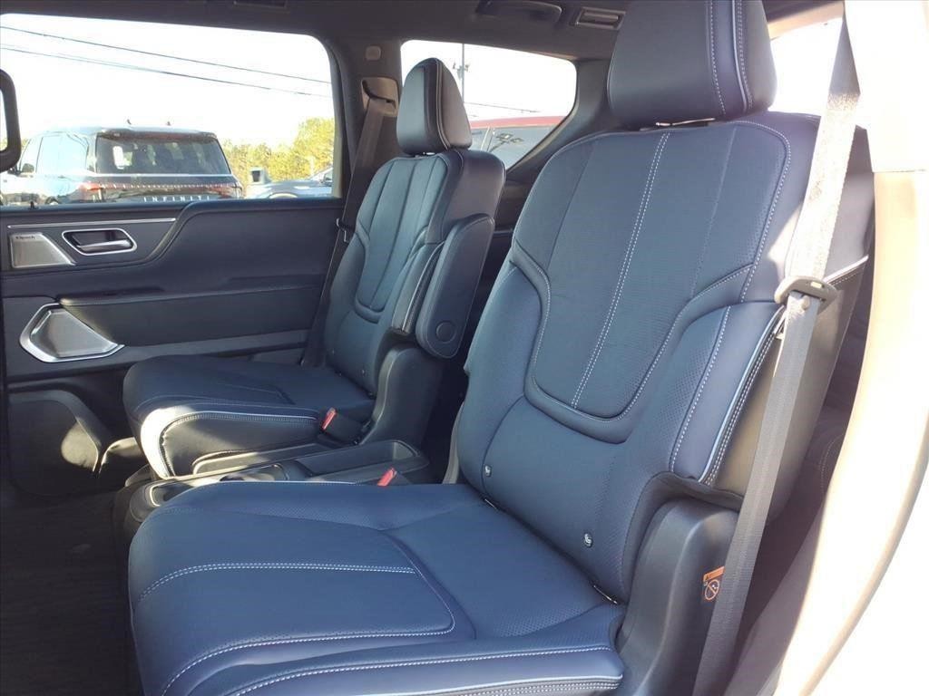 New 2026 RADIANT WHITE INFINITI Sport 4WD image 37