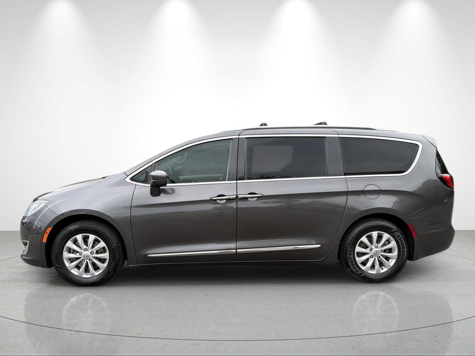 Used 2018 Chrysler Pacifica Touring L Plus with VIN 2C4RC1EGXJR234731 for sale in Matthews, NC
