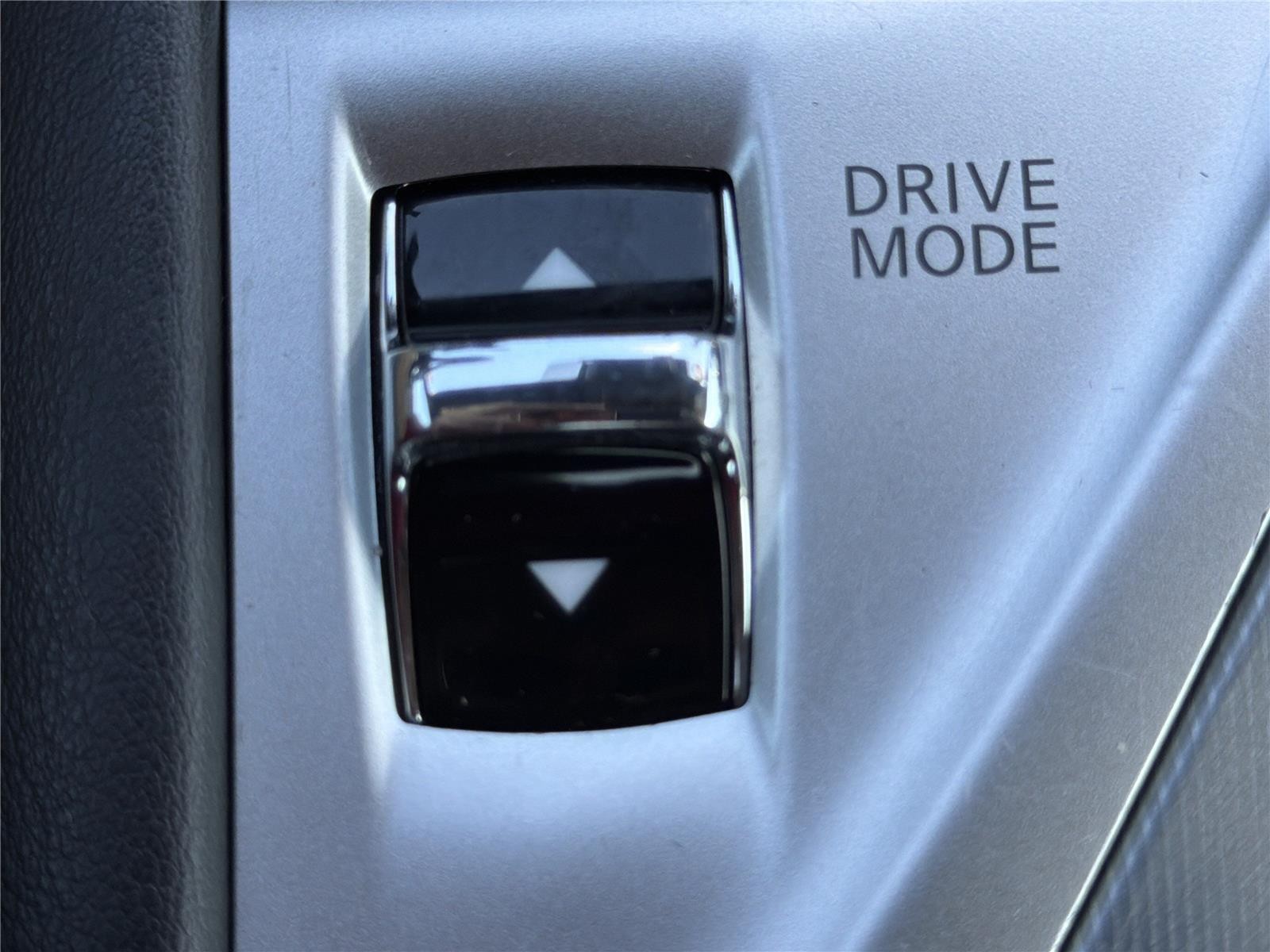 Used 2019 Black Obsidian INFINITI 3.0t LUXE image 18