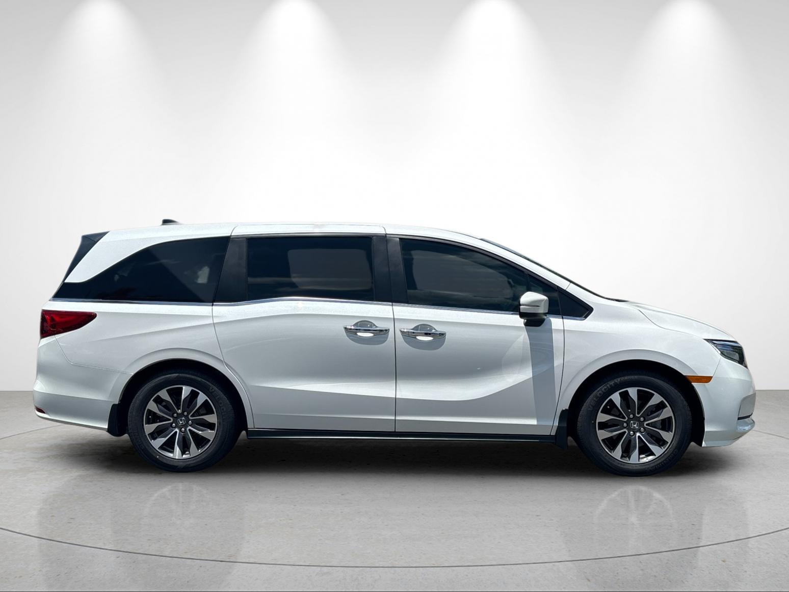Used 2024 Platinum White Pearl Honda EX-L image 6