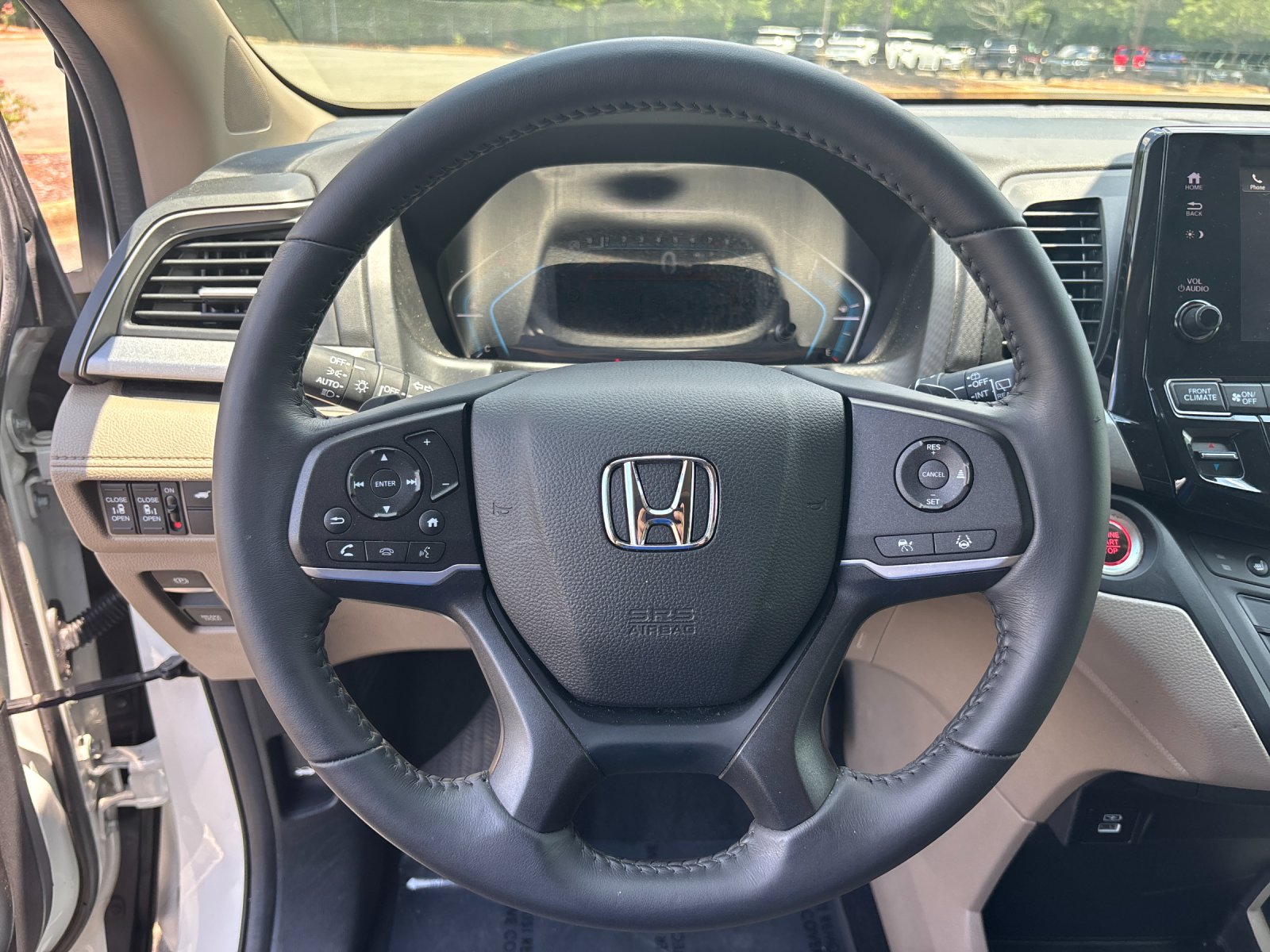 Used 2024 Platinum White Pearl Honda EX-L image 18