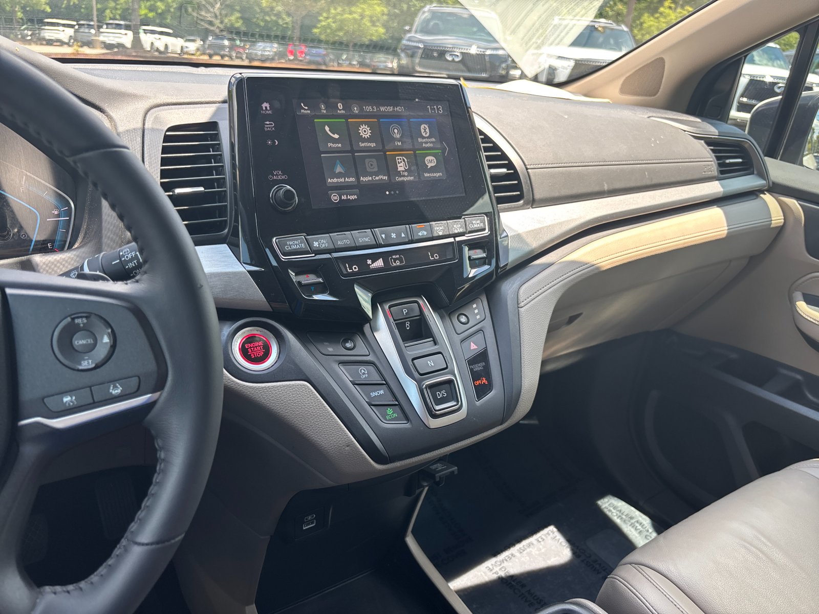 Used 2024 Platinum White Pearl Honda EX-L image 29