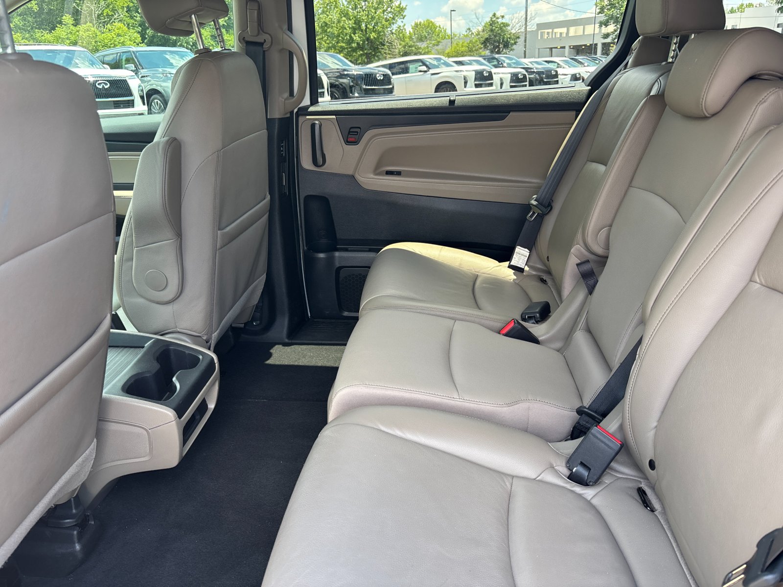 Used 2024 Platinum White Pearl Honda EX-L image 33