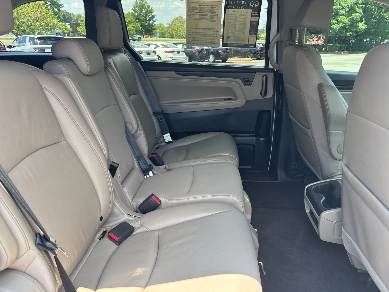 Used 2024 Platinum White Pearl Honda EX-L image 38