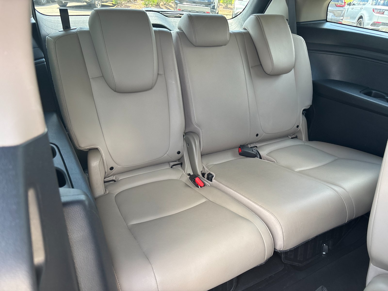 Used 2024 Platinum White Pearl Honda EX-L image 39