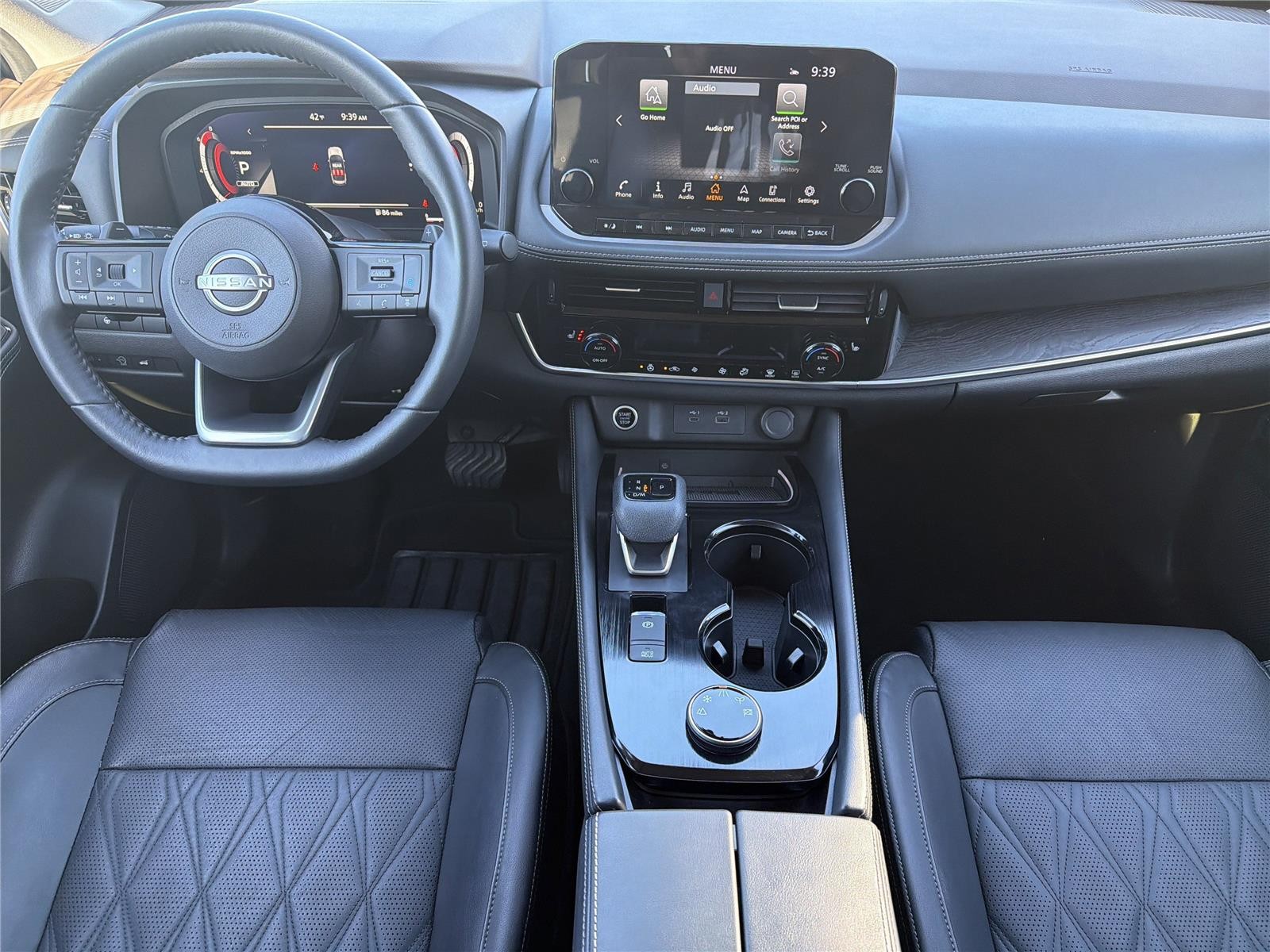 Used 2023 Caspian Blue Metallic Nissan Platinum image 9