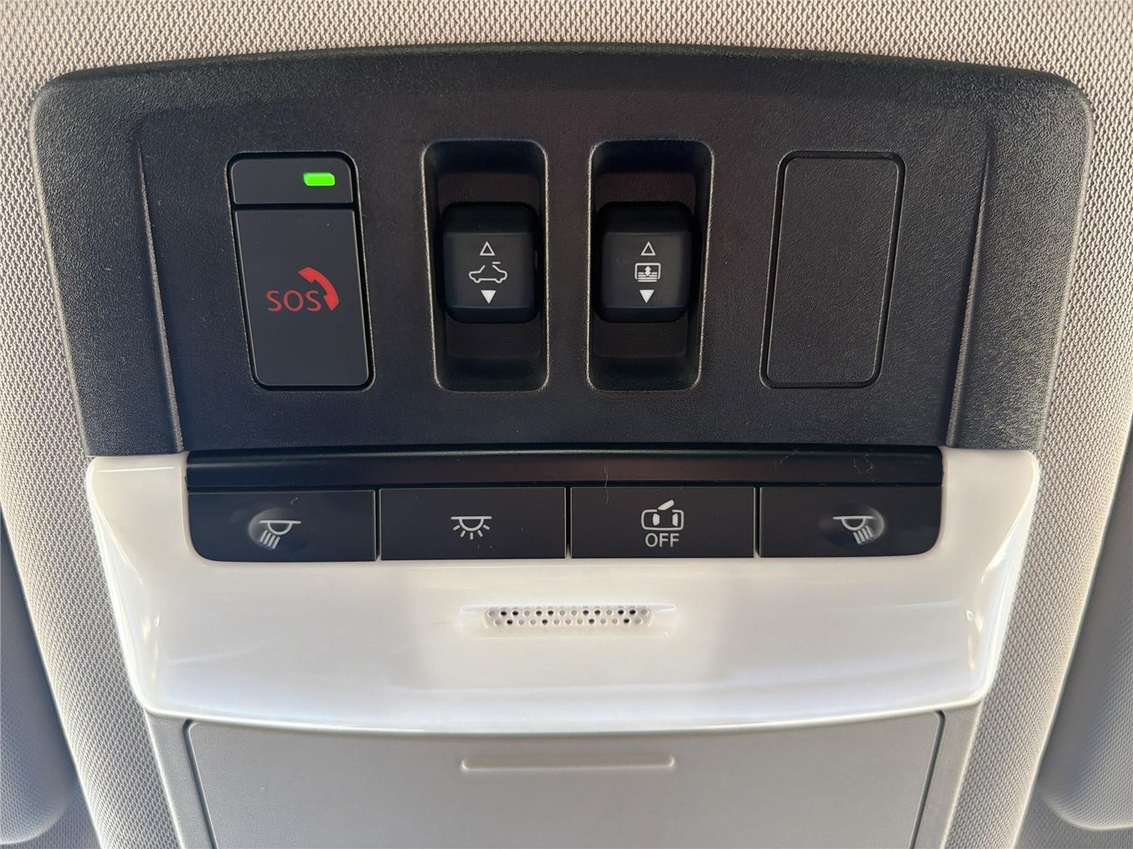 Used 2023 Caspian Blue Metallic Nissan Platinum image 12