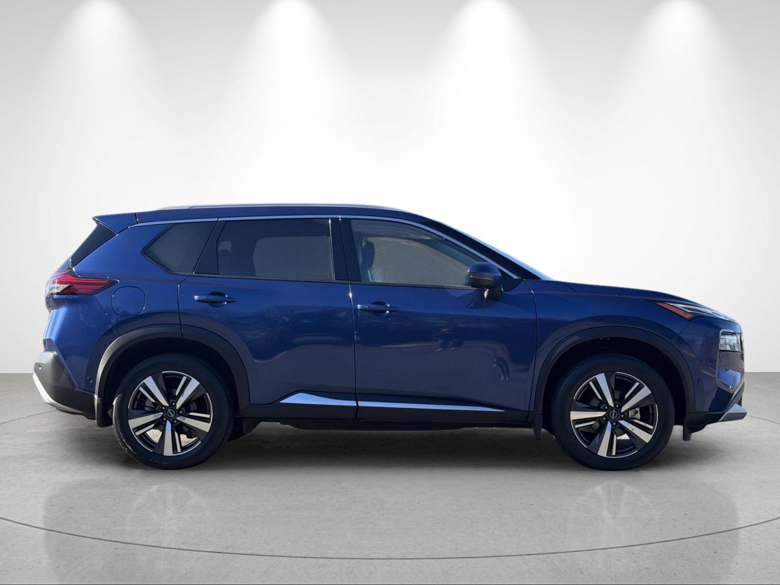Used 2023 Caspian Blue Metallic Nissan Platinum image 6