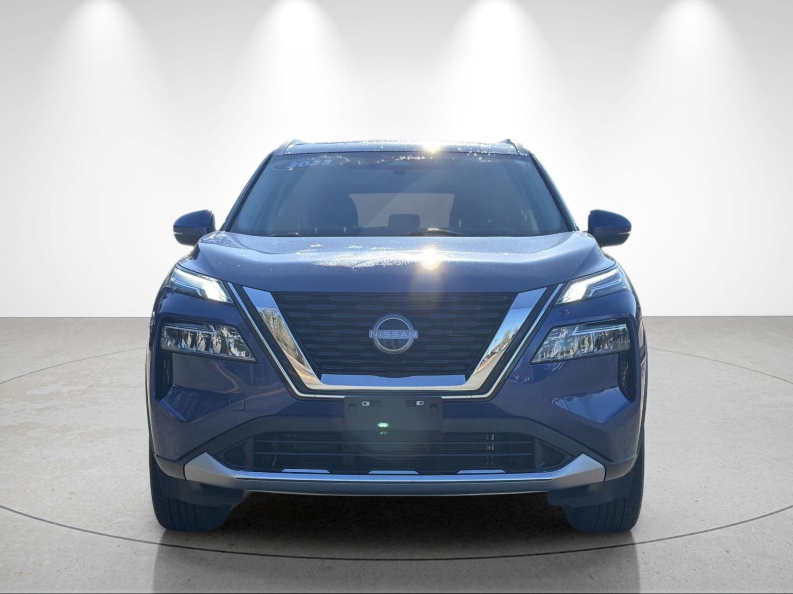Used 2023 Caspian Blue Metallic Nissan Platinum image 8