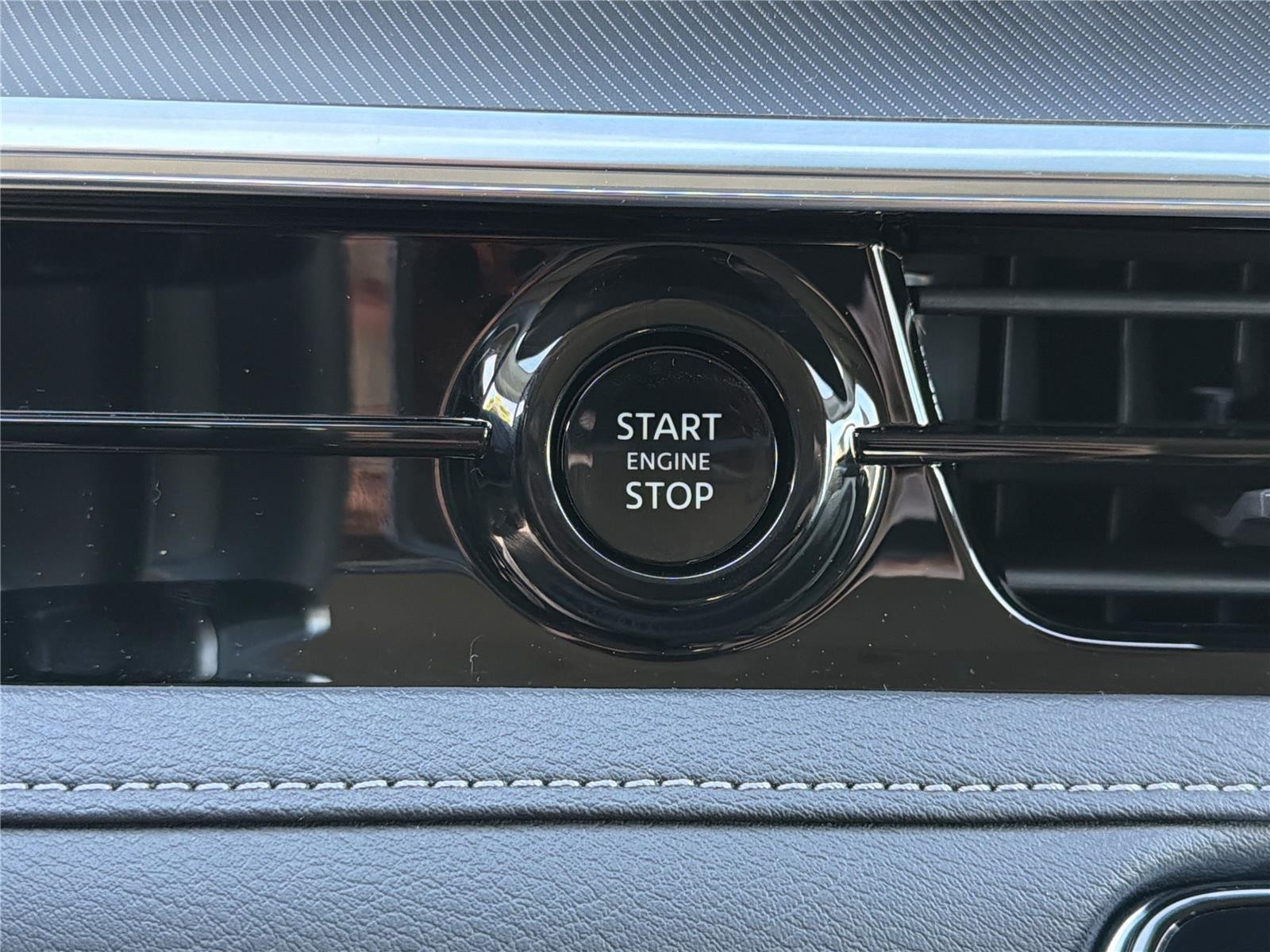 New 2026 BLACK OBSIDIAN INFINITI Luxe 4WD image 11