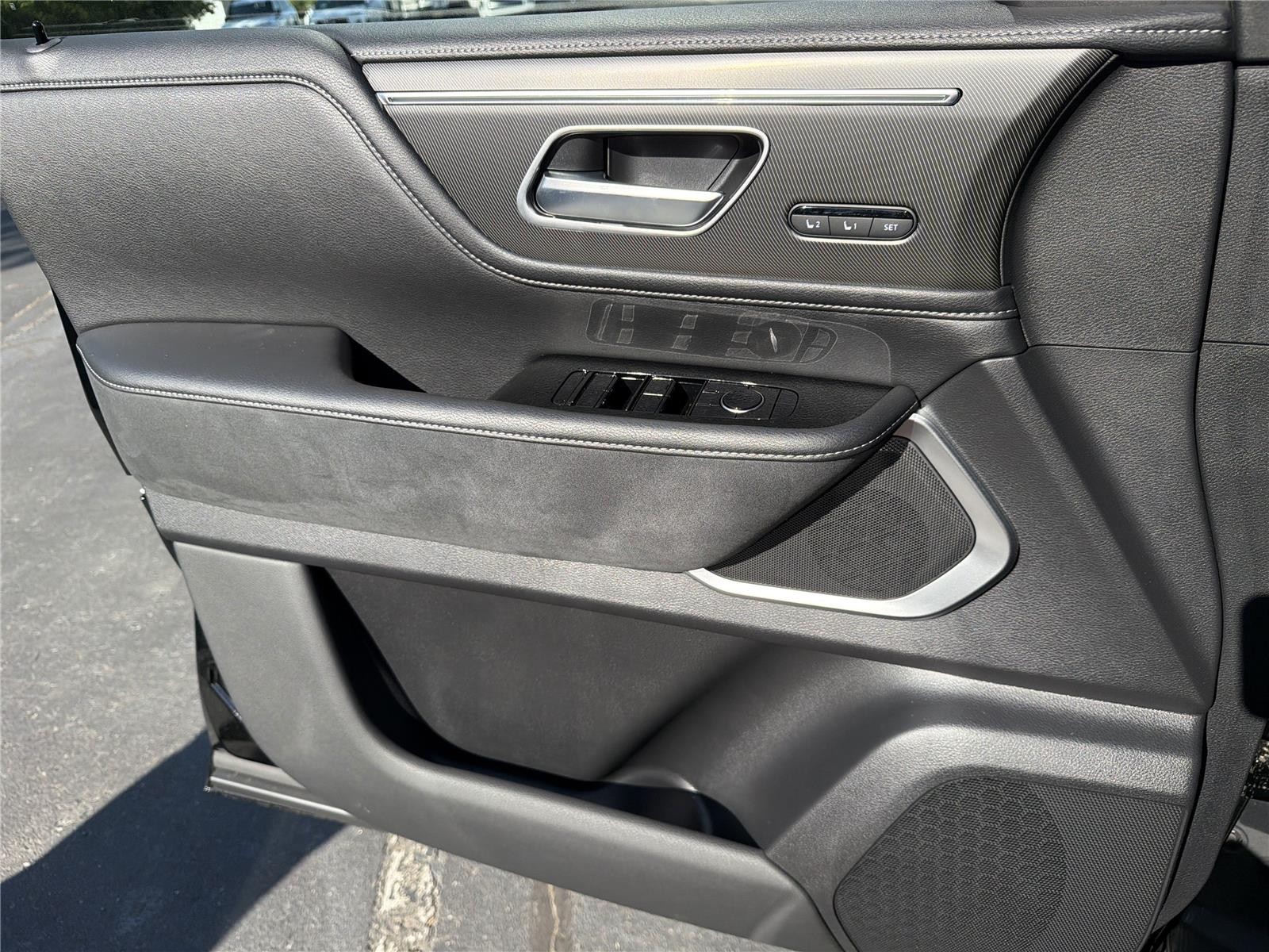 New 2026 BLACK OBSIDIAN INFINITI Luxe 4WD image 18