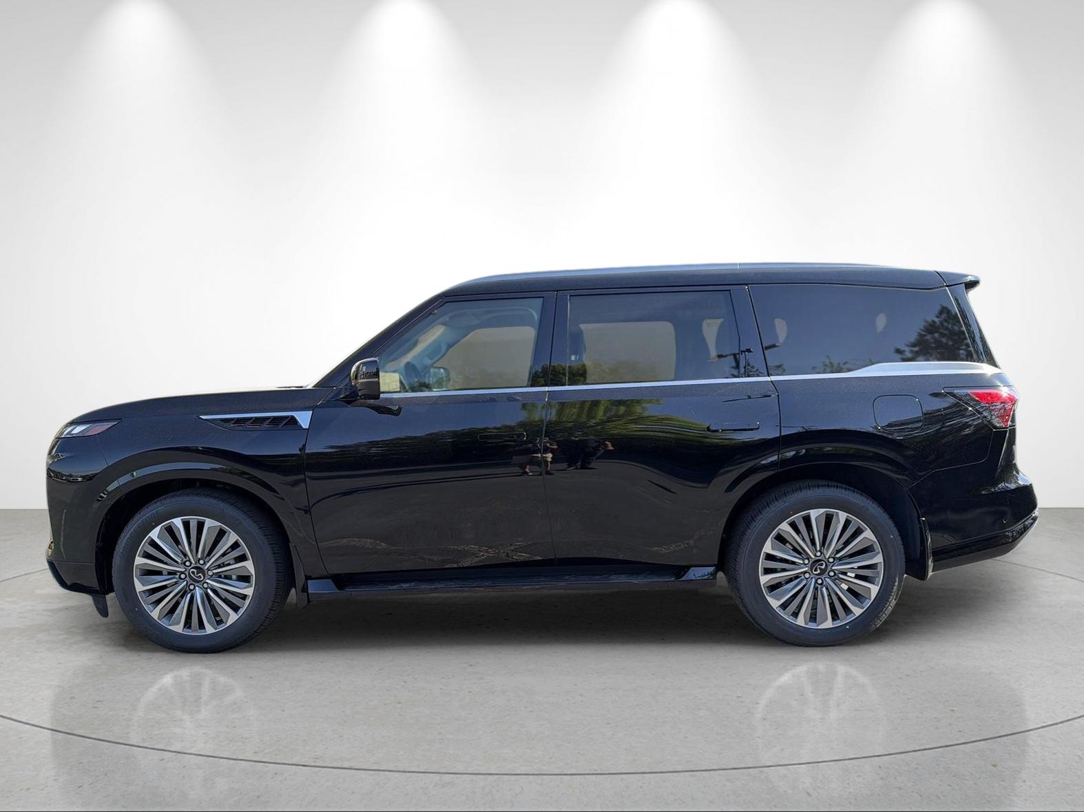 New 2026 BLACK OBSIDIAN INFINITI Luxe 4WD image 2