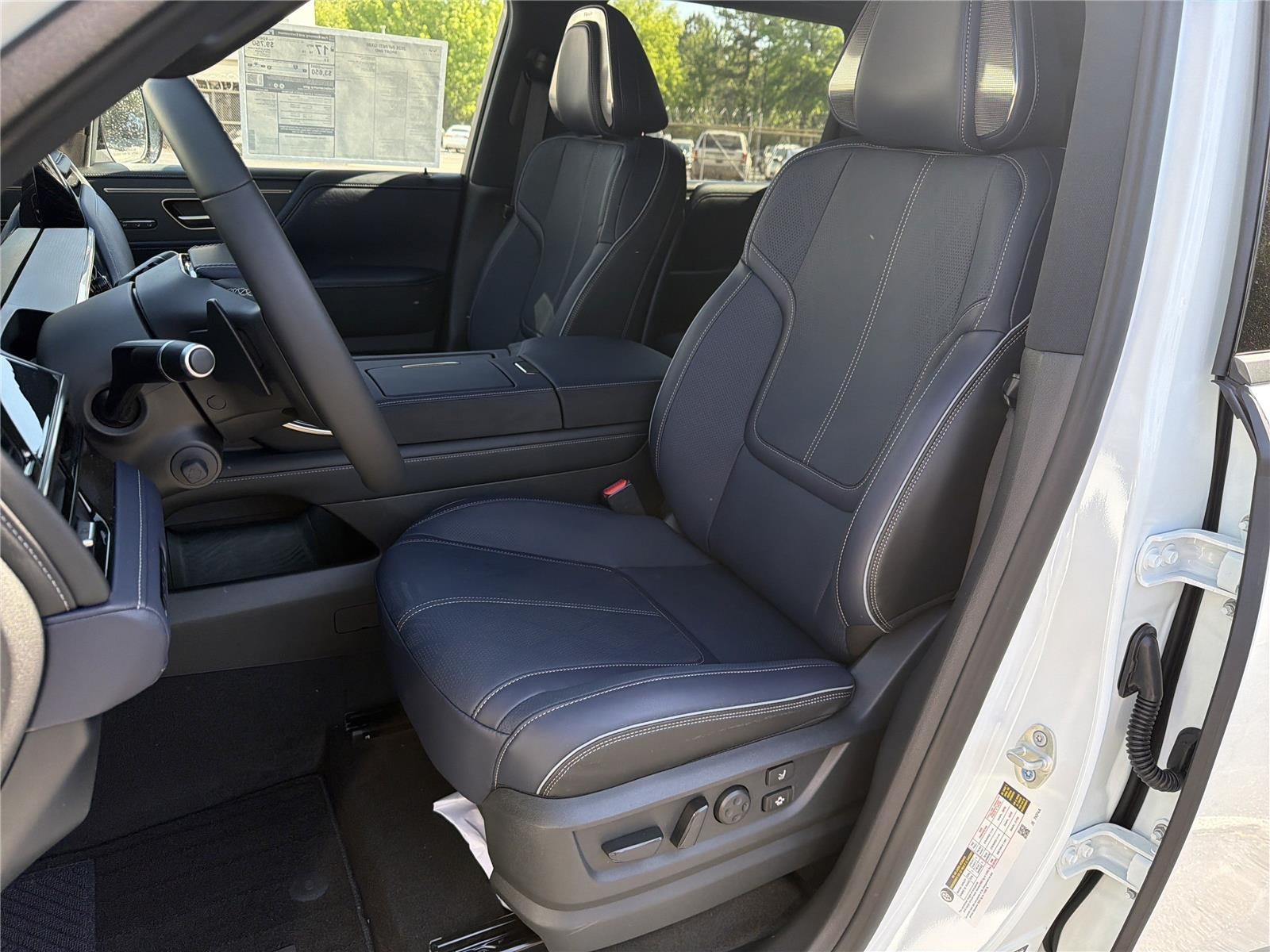 New 2026 RADIANT WHITE INFINITI Sport 4WD image 21